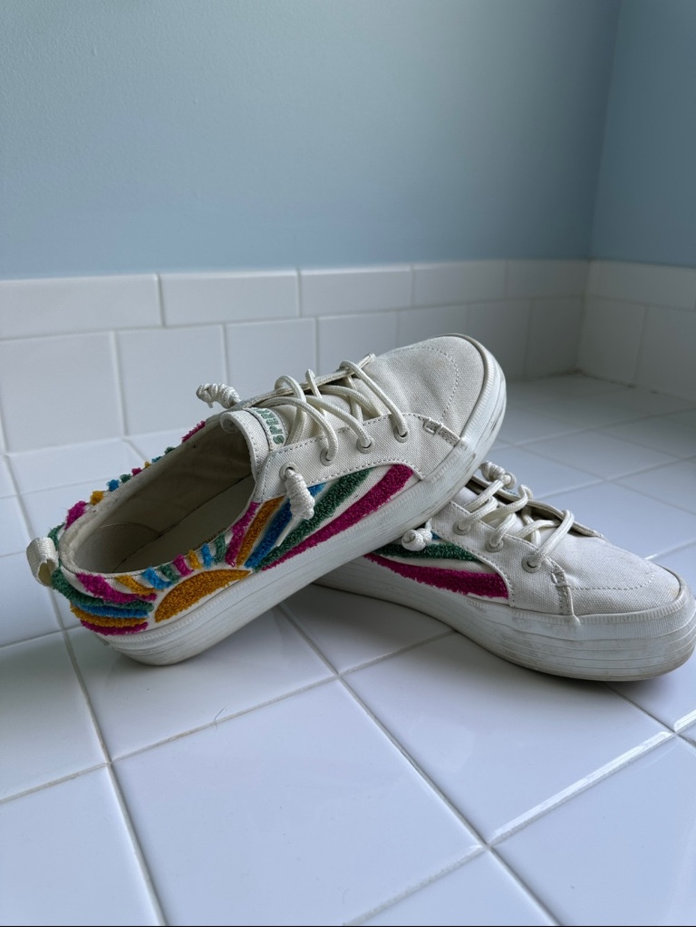 Sperry White Canvas Sneakers with Multicolor Sun/Rainbows
